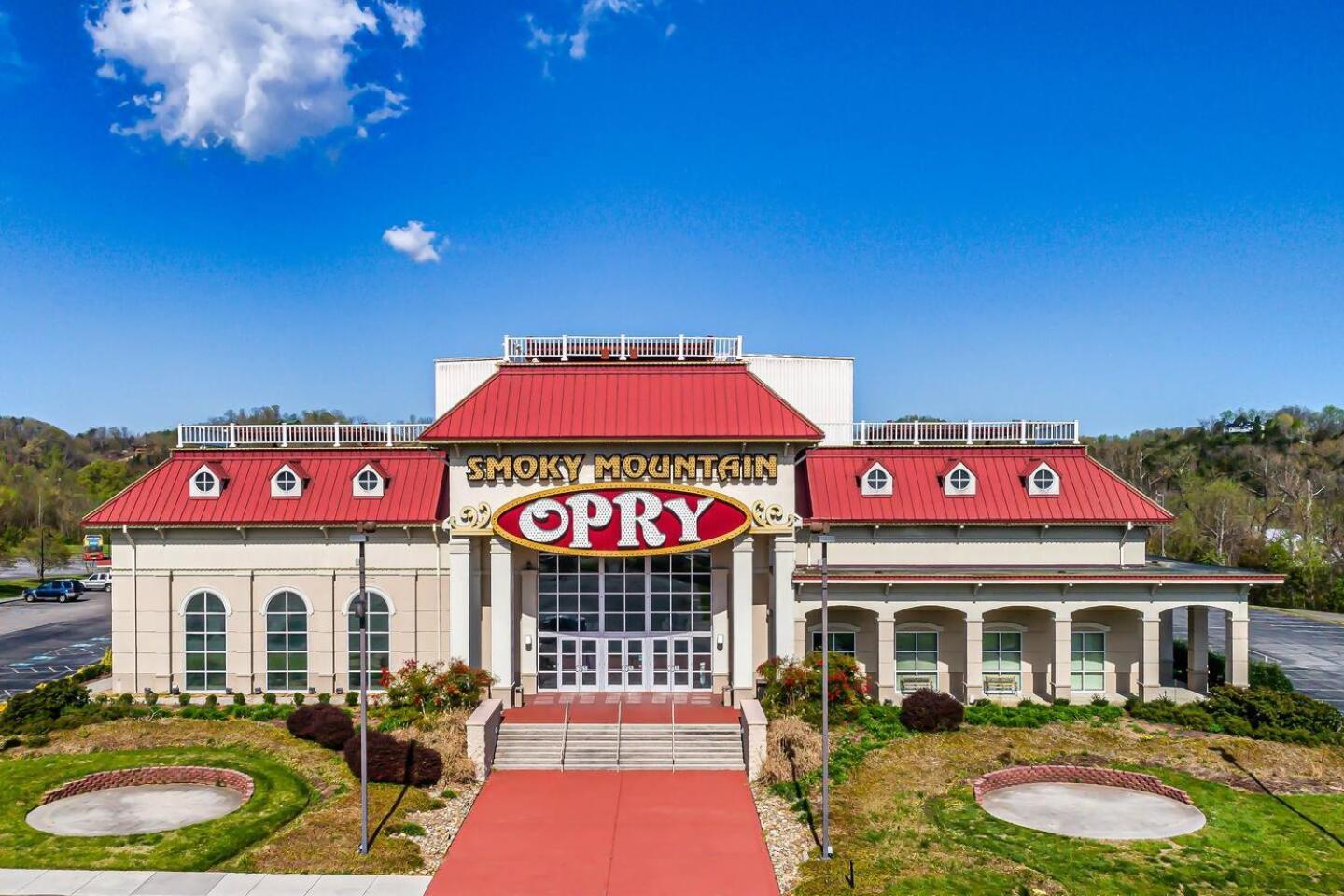 Вилла Views I Mins To Dollywood I Hot Tub I Pool Table Севьервилл Экстерьер фото