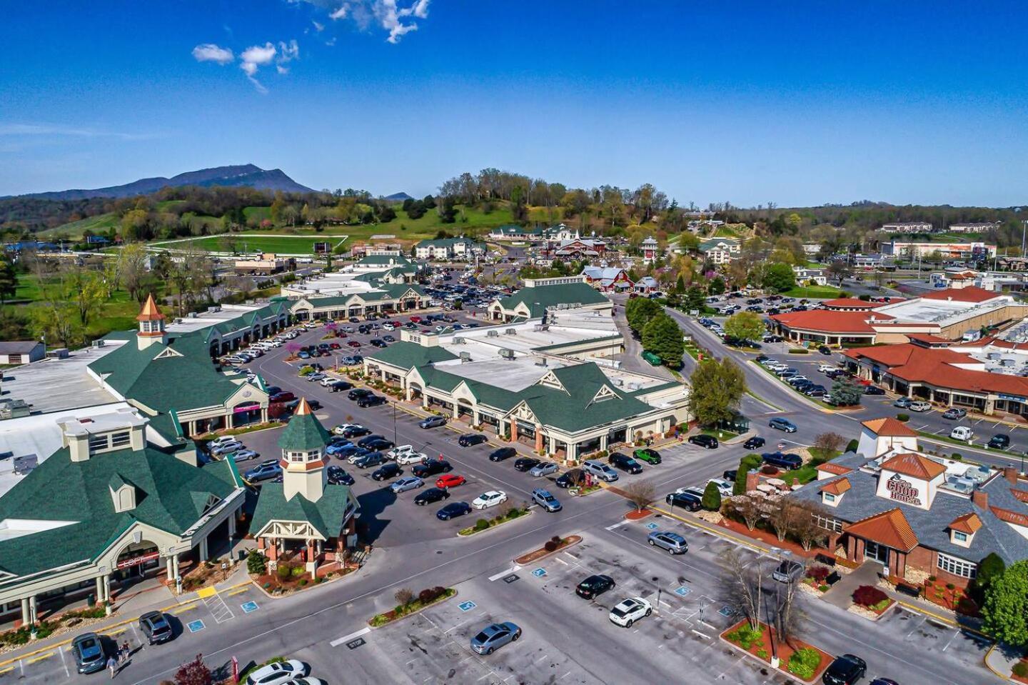 Вилла Views I Mins To Dollywood I Hot Tub I Pool Table Севьервилл Экстерьер фото
